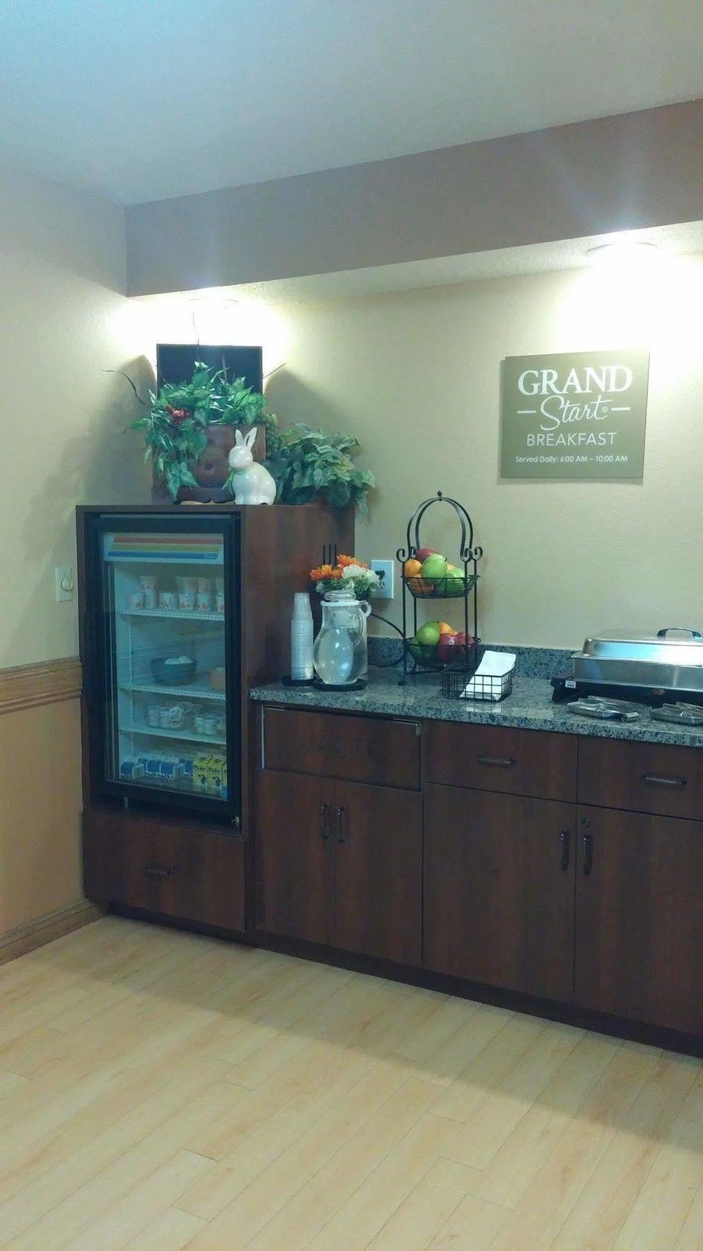 Grandstay Hotel & Suites Cambridge Eksteriør bilde